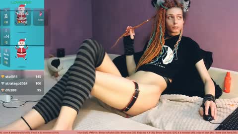 Snapshot of littlepinkcat chatting on 12-15-24, 03:45 Felix online show from 12-15-24, 03:45