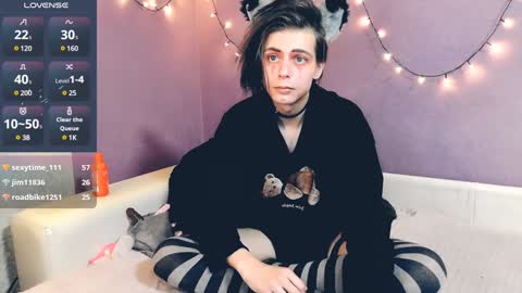 Snapshot of littlepinkcat chatting on 02-01-25, 10:23 Felix online show from 02-01-25, 10:23