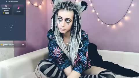 Snapshot of littlepinkcat chatting on 02-12-25, 05:15 Felix online show from 02-12-25, 05:15