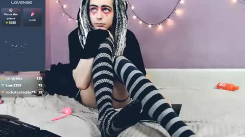 Snapshot of littlepinkcat chatting on 02-13-25, 05:37 Felix online show from 02-13-25, 05:37