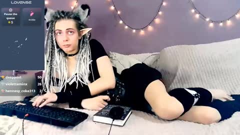 Snapshot of littlepinkcat chatting on 02-22-25, 08:09 Felix online show from 02-22-25, 08:09