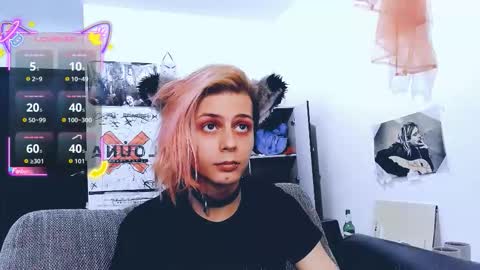 Snapshot of littlepinkcat chatting on 10-09-25, 09:29 Felix online show from 10-09-25, 09:29