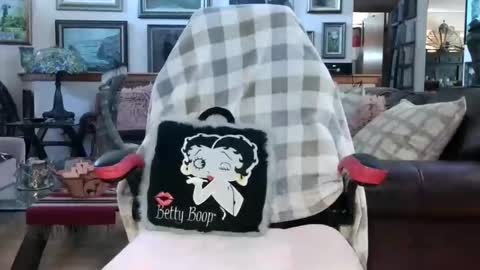 Miss D   Shows Mon Wed  Fri online show from 02-26-26, 04:28