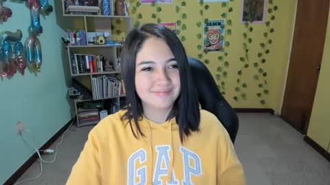 Mia  Wednesday to Sunday 730 am to 1030 am Colombian Hour D online show from 02-22-25, 05:12