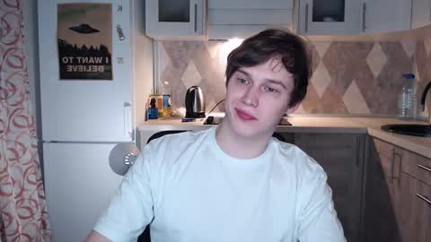 Snapshot of littlesadcabbage chatting on 02-18-26, 12:28 Sonnenschein online show from 02-18-26, 12:28