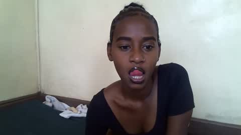 littlesandie online show from 03-08-25, 05:49