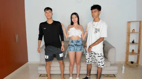 Snapshot of littlesexualworld chatting on 02-04-25, 01:38 - Eileen - Izzy - Stiven online show from 02-04-25, 01:38