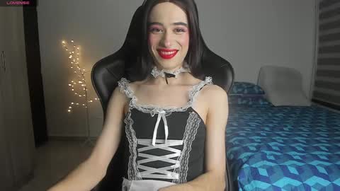 Snapshot of littlesissy_ chatting on 01-09-25, 02:43 Sofi online show from 01-09-25, 02:43