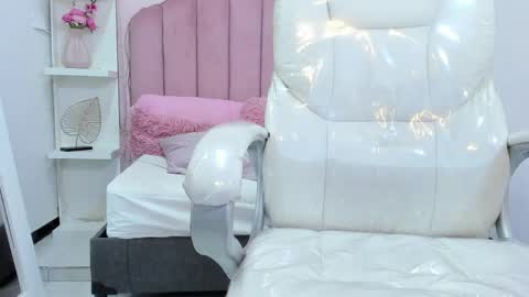 Snapshot of littlesofii chatting on 10-01-25, 12:05  sofii  online show from 10-01-25, 12:05