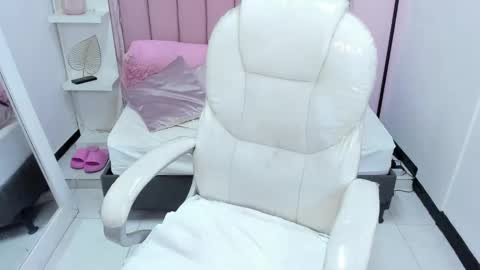 Snapshot of littlesofii chatting on 10-06-25, 11:02  sofii  online show from 10-06-25, 11:02