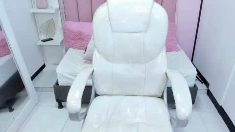 Snapshot of littlesofii chatting on 10-21-25, 09:15  sofii  online show from 10-21-25, 09:15