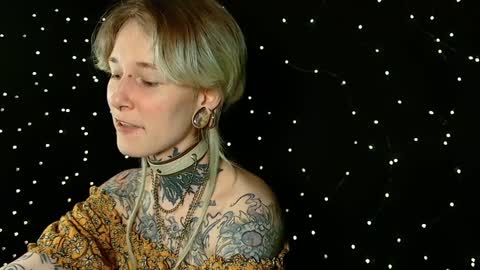 Snapshot of littlespacemouse chatting on 12-19-24, 08:44 Niki  free tg channel with some photos gifs and info about streams  online show from 12-19-24, 08:44