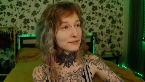 Snapshot of littlespacemouse chatting on 10-19-25, 08:31 Niki  free tg channel with some photos gifs and info about streams  online show from 10-19-25, 08:31