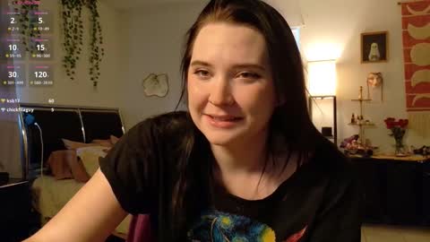 Snapshot of littlesub_e chatting on 11-22-25, 12:37 Eliza online show from 11-22-25, 12:37