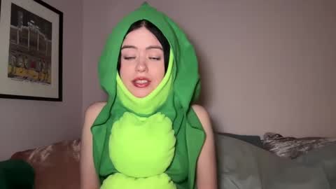 Little Sugar Pea  online show from 01-15-25, 12:41