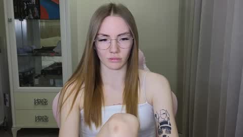 Snapshot of littlevildevil chatting on 12-05-24, 11:16 Eliana online show from 12-05-24, 11:16