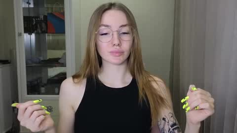 Snapshot of littlevildevil chatting on 12-09-24, 11:15 Eliana online show from 12-09-24, 11:15