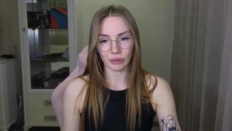 Snapshot of littlevildevil chatting on 12-09-24, 03:00 Eliana online show from 12-09-24, 03:00