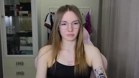 Snapshot of littlevildevil chatting on 01-26-25, 10:12 Eliana online show from 01-26-25, 10:12