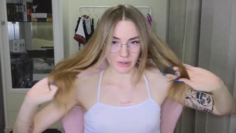 Snapshot of littlevildevil chatting on 01-30-25, 03:08 Eliana online show from 01-30-25, 03:08