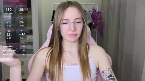 Snapshot of littlevildevil chatting on 02-06-25, 01:43 Eliana online show from 02-06-25, 01:43