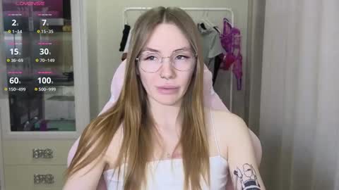 Snapshot of littlevildevil chatting on 02-13-25, 09:30 Eliana online show from 02-13-25, 09:30