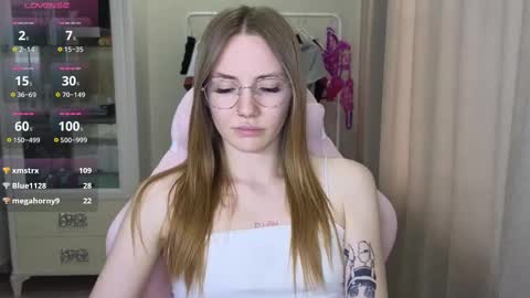 Snapshot of littlevildevil chatting on 02-13-25, 12:32 Eliana online show from 02-13-25, 12:32