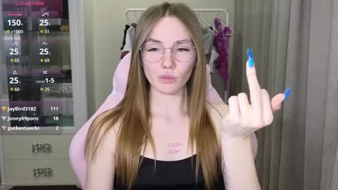 Snapshot of littlevildevil chatting on 02-14-25, 02:54 Eliana online show from 02-14-25, 02:54