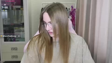 Snapshot of littlevildevil chatting on 02-22-25, 10:18 Eliana online show from 02-22-25, 10:18