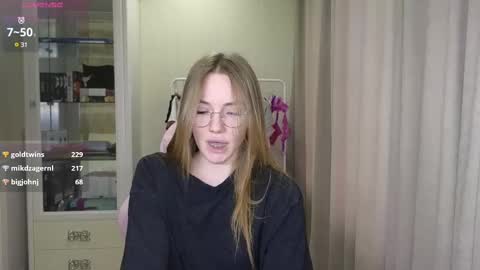 Snapshot of littlevildevil chatting on 03-02-25, 12:11 Eliana online show from 03-02-25, 12:11