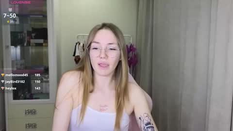 Snapshot of littlevildevil chatting on 03-04-25, 02:10 Eliana online show from 03-04-25, 02:10