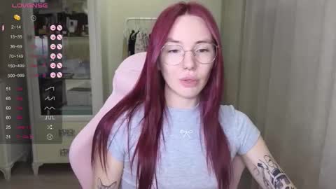 Snapshot of littlevildevil chatting on 09-12-25, 11:54 Eliana online show from 09-12-25, 11:54