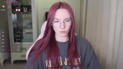 Snapshot of littlevildevil chatting on 09-17-25, 11:01 Eliana online show from 09-17-25, 11:01