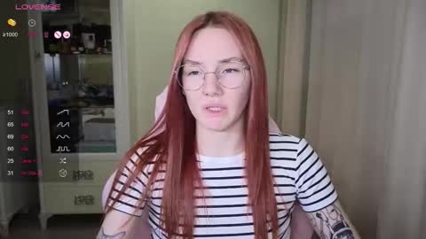 Snapshot of littlevildevil chatting on 10-12-25, 10:58 Eliana online show from 10-12-25, 10:58