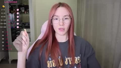 Snapshot of littlevildevil chatting on 10-17-25, 10:40 Eliana online show from 10-17-25, 10:40