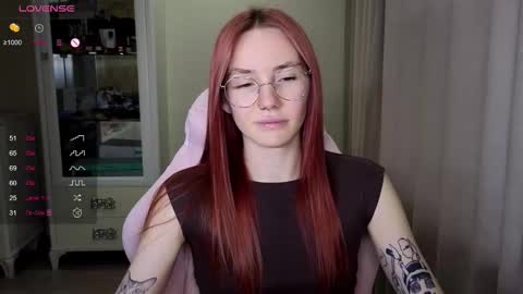 Snapshot of littlevildevil chatting on 10-21-25, 10:49 Eliana online show from 10-21-25, 10:49