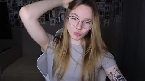 Snapshot of littlevildevil chatting on 05-29-26, 07:39 Eliana online show from 05-29-26, 07:39
