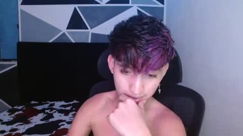 Snapshot of littlextrem chatting on 12-20-24, 05:04 Eros online show from 12-20-24, 05:04