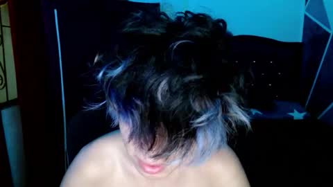 Snapshot of littlextrem chatting on 10-11-25, 04:22 Eros online show from 10-11-25, 04:22