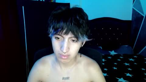 Snapshot of littlextrem chatting on 10-20-25, 04:02 Eros online show from 10-20-25, 04:02