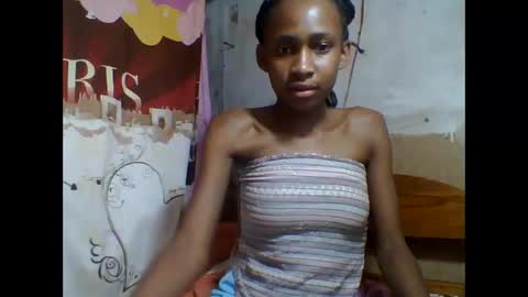 Snapshot of littleyanah chatting on 09-29-25, 11:04 yanah online show from 09-29-25, 11:04