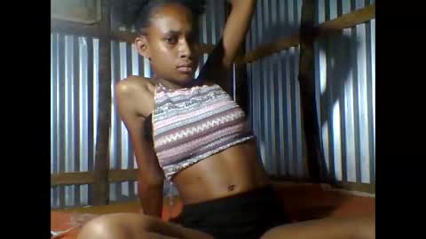 Snapshot of littleyanah chatting on 10-22-25, 08:08 yanah online show from 10-22-25, 08:08