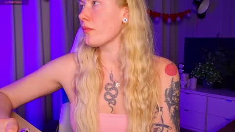 Snapshot of liv_fay chatting on 02-05-25, 08:04 Liv 3 online show from 02-05-25, 08:04