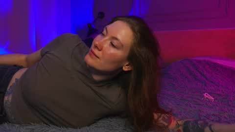 Snapshot of liv_fay chatting on 09-26-25, 03:38 Liv 3 online show from 09-26-25, 03:38