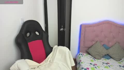 Katalina Novoa. online show from 01-04-25, 08:16