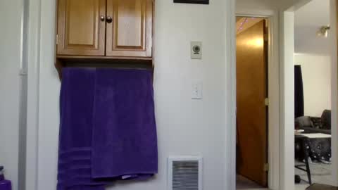 Snapshot of livmirage chatting on 01-28-25, 07:10 Liv Mirage online show from 01-28-25, 07:10