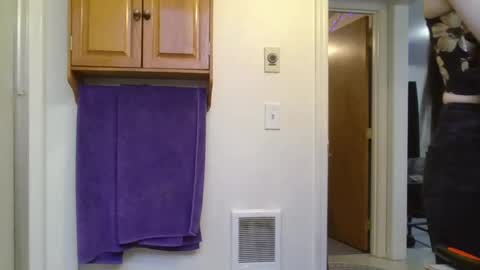 Liv Mirage online show from 03-11-25, 04:40