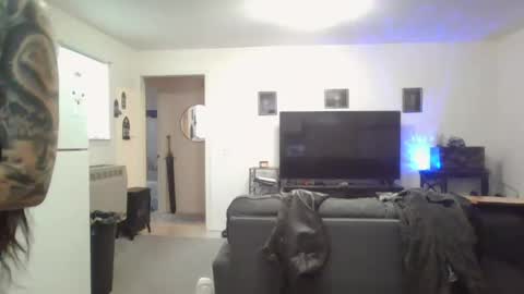 Snapshot of livmirage chatting on 10-11-25, 04:27 Liv Mirage online show from 10-11-25, 04:27