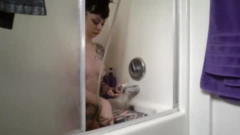 Snapshot of livmirage chatting on 10-30-25, 03:57 Liv Mirage online show from 10-30-25, 03:57