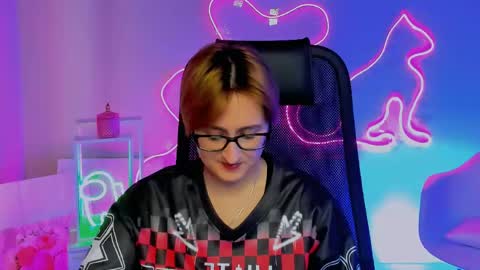 LixeLuna online show from 04-27-26, 06:44
